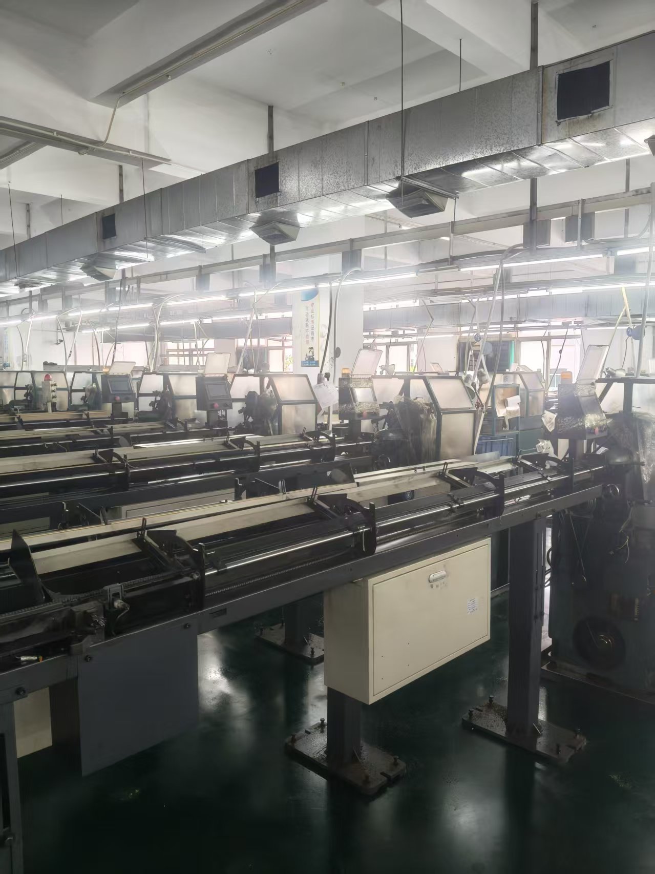 Cam automatic lathe workshop