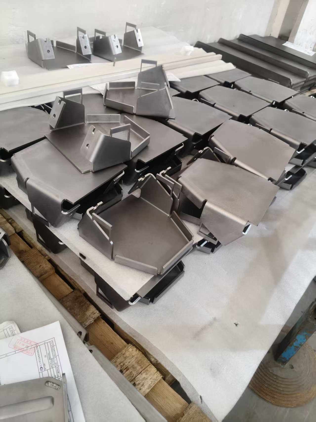 Thick stainless steel laser cutting